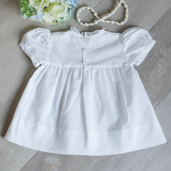 White Heirloom Dress Embroidery Floral Blue Bow Feltman Brothers Newborn NWOT - Picture 4 of 5